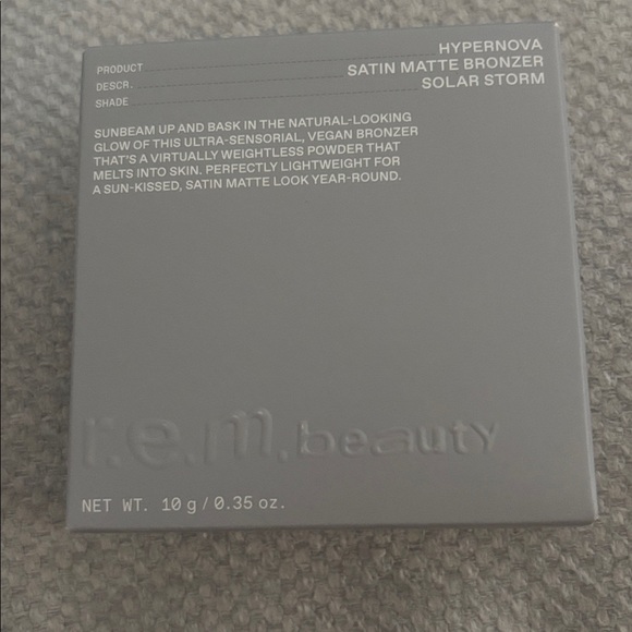 BRAND NEW R.E.M. Satin Matte Bronzer in shade solar storm - Picture 1 of 3